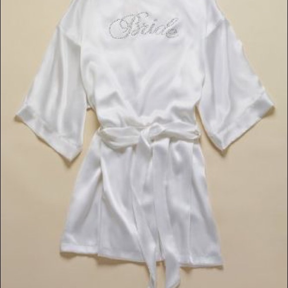 Robe - Picture 3 of 4